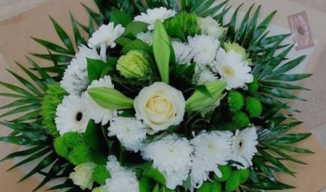 Création d'un bouquet de fleurs fraîches de saison - Saint-Aubin-d'Aubigné – Dites Le Avec Des Fleurs