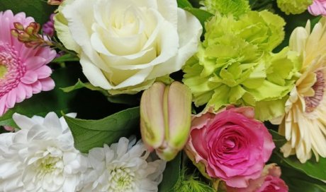 bouquet rond tons pastels par votre artisan fleuriste à Saint Aubin D'Aubigné