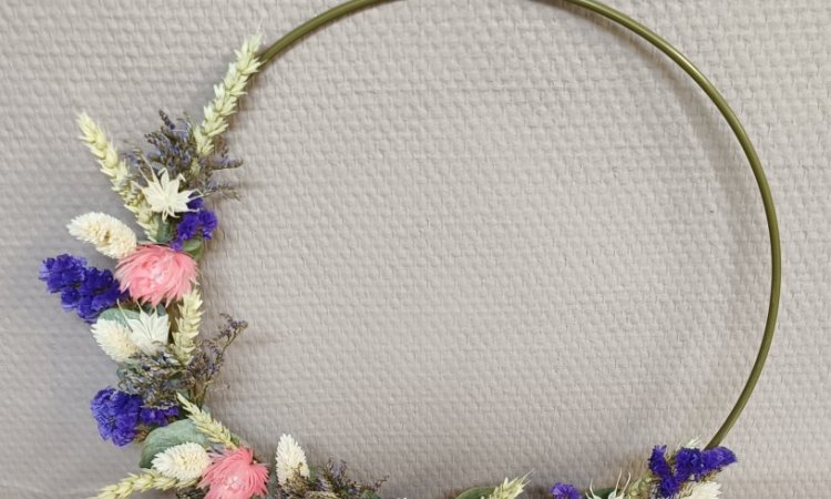 couronne de fleurs séchées par votre artisan fleuriste à Saint Aubin D'Aubigné